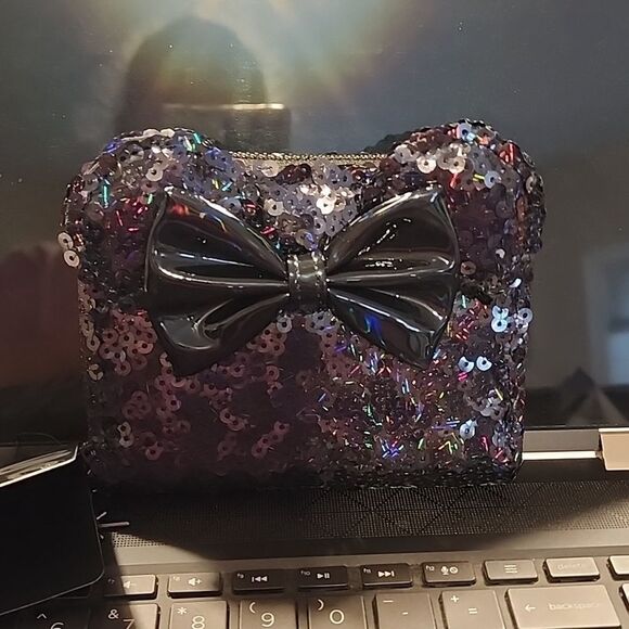 Disney Loungefly wallet NWT - Picture 1 of 5